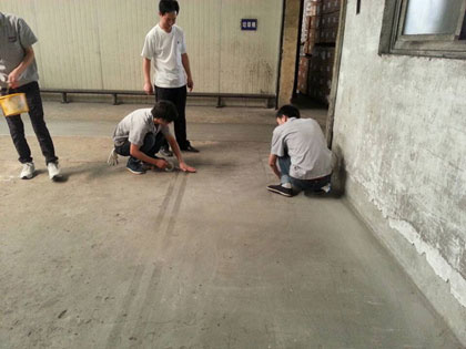 Le département de formation de groupe guide actuellement Chengbang Chemical Fiber pour introduire les activités 5S